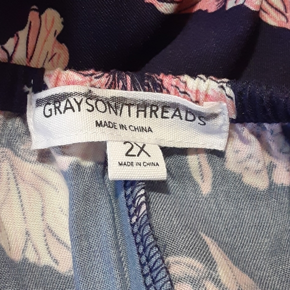 Grayson Threads - Floral Cold Shoulder Top - 2X - Picture 5 of 5
